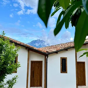 Alpeta Agrotourism & Winery - Roshnik , Guest house